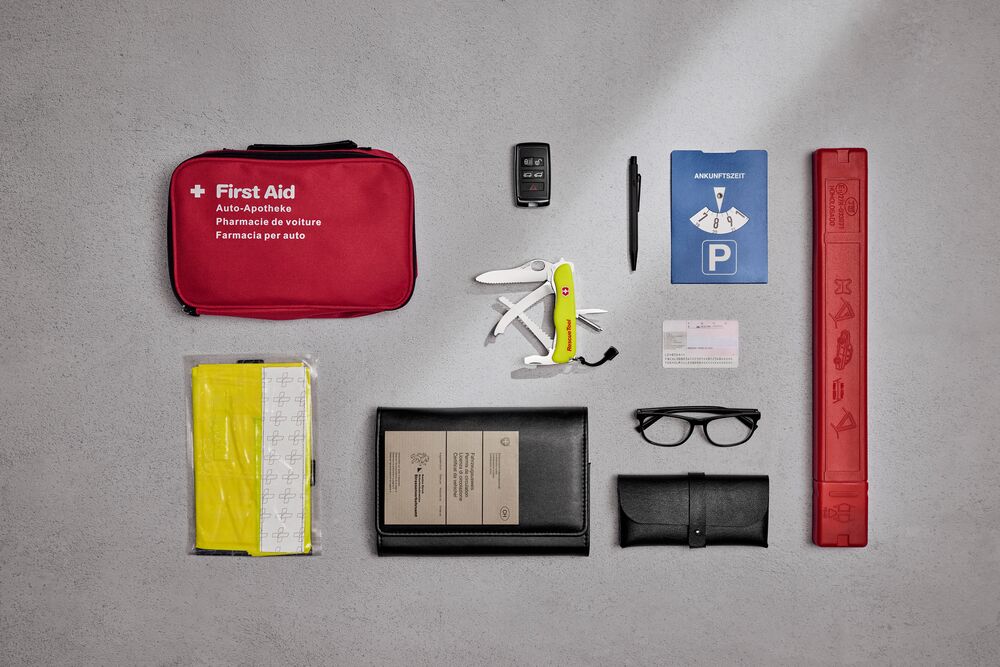 Victorinox RESCUE TOOL MW FALTSCHACHTEL NEONGELB 13 Funktionen