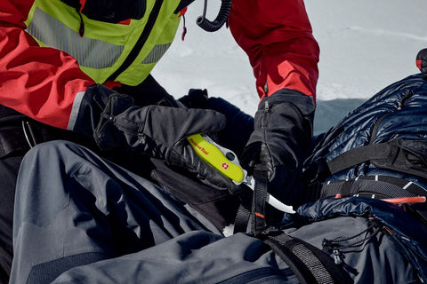Victorinox RESCUE TOOL MW FALTSCHACHTEL NEONGELB 13 Funktionen