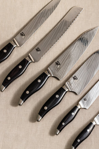 KAI Shun Nagare Black Santoku 18 cm – NDC-0702S | Premium Damastmesser