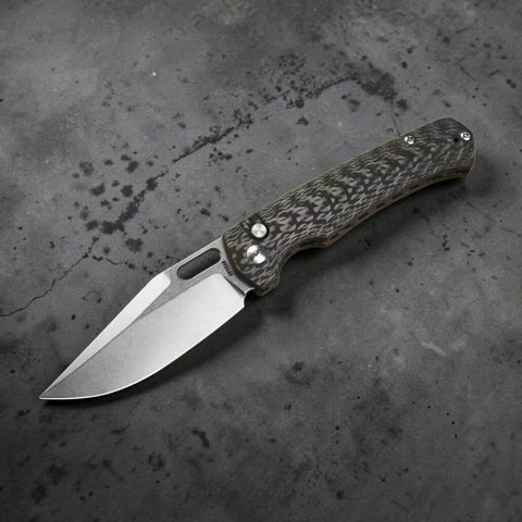 Artisan Revel Limited 1867 Stone Wash – Limitiertes Klappmesser mit AR-SFII & Carbon Fiber ArtisanCutlery