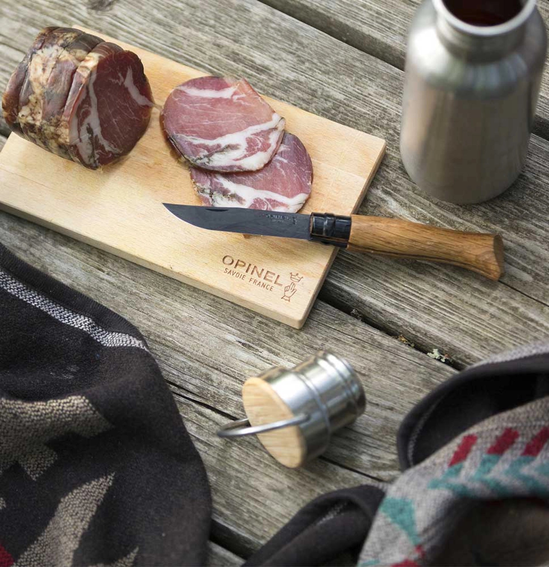 Opinel N°08 Eiche Black – Edles Taschenmesser mit schwarzer PVD-Klinge & Griff aus französischer Eiche