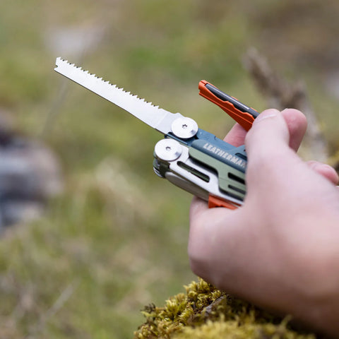 Leatherman Signal® Tundrascape Multi-Tool  – Outdoor-Multitool mit 19 Funktionen, Feuerstarter & Signalpfeife