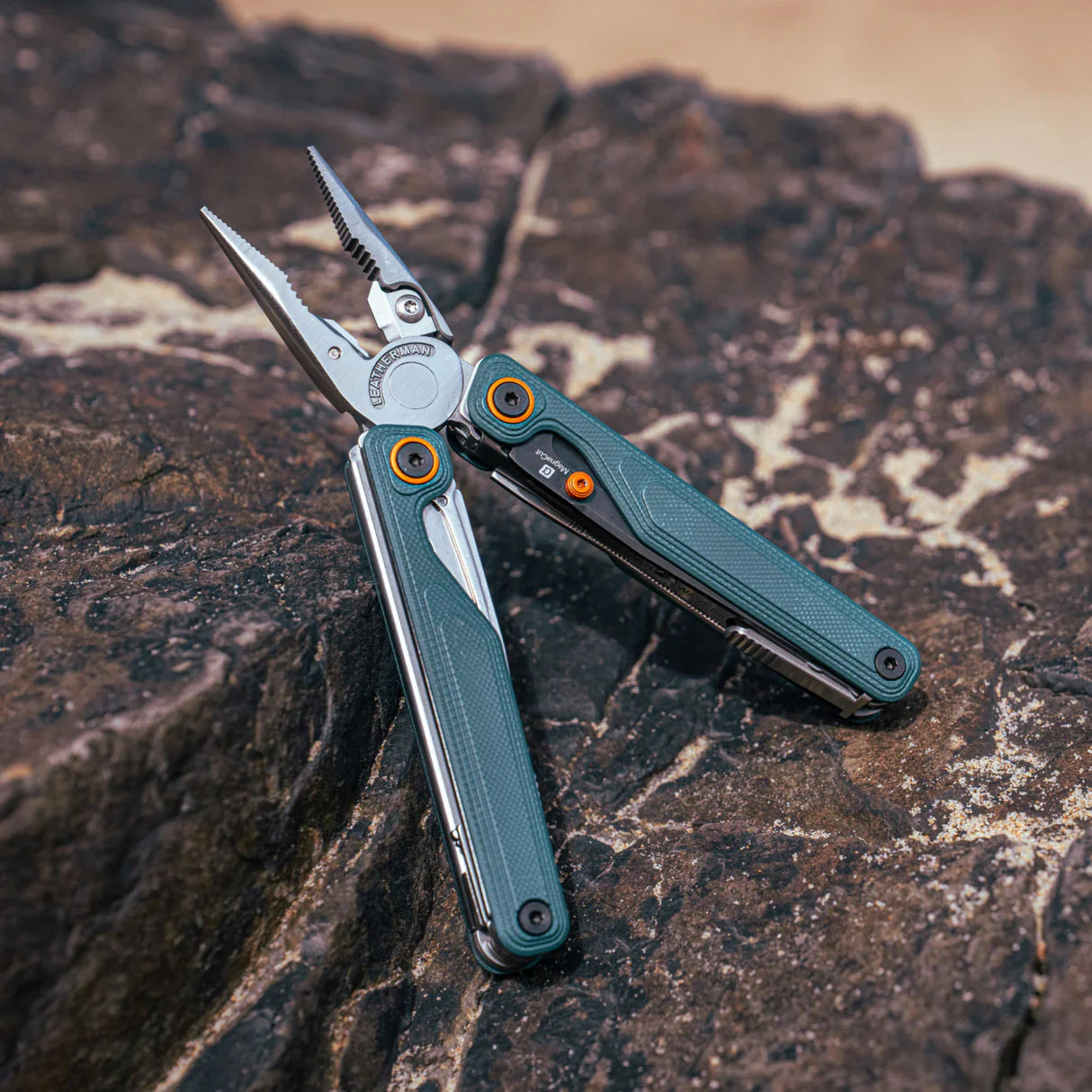 Leatherman Wave® Alpha Cascadia Multi-Tool – MagnaCut Klinge & G10 Griff