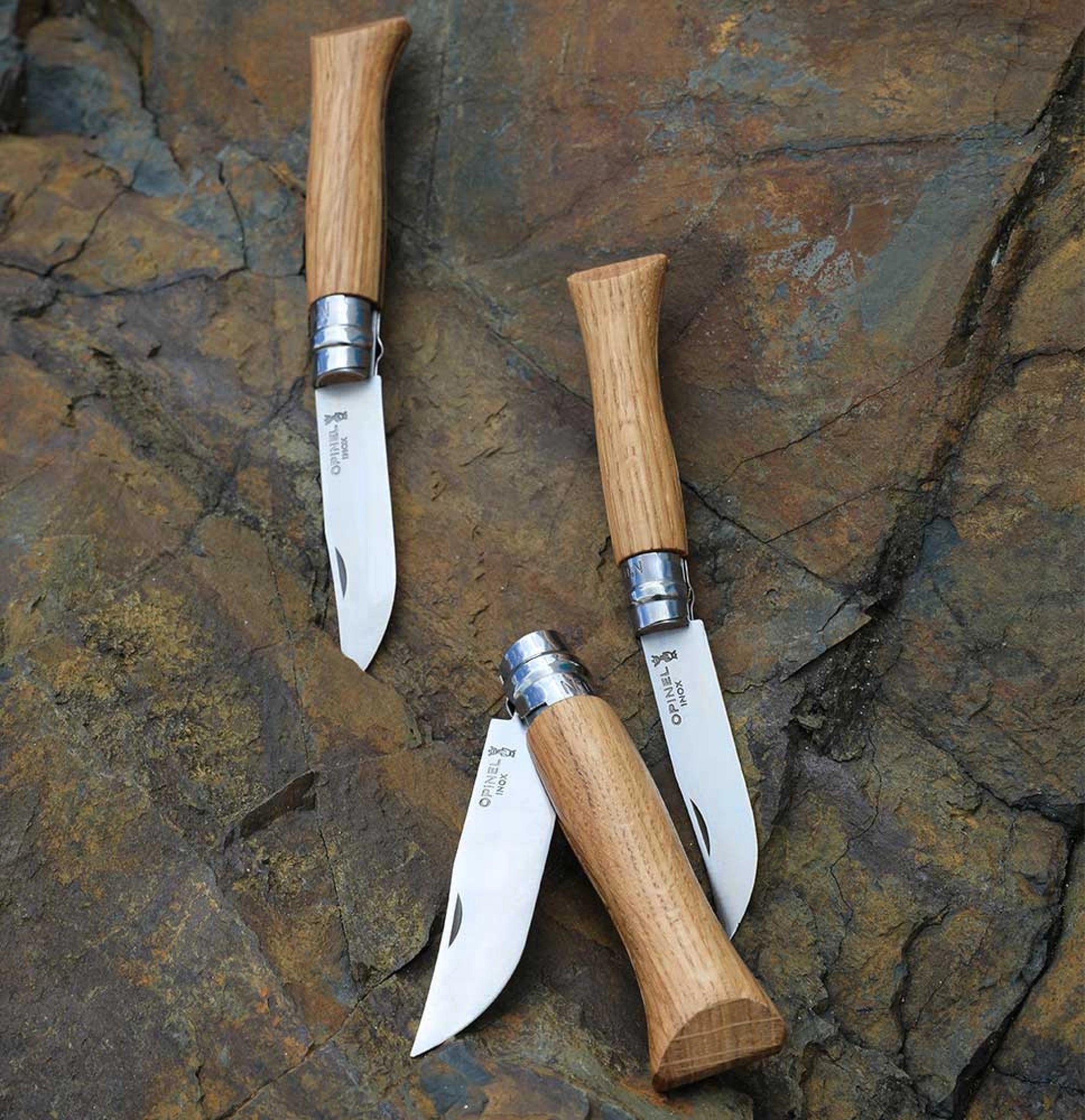 Opinel N°08 Eiche – Zeitloses Taschenmesser mit Edelstahlklinge & Griff aus französischer Eiche