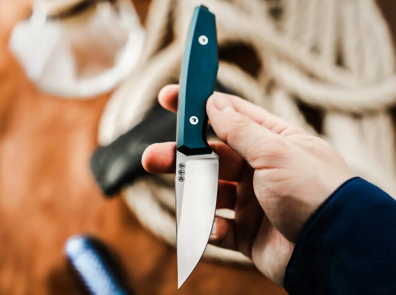 Böker Daily Knives AK1 Droppoint MagnaCut Blue – EDC Fixed Blade, Aluminium Griff, Made in Solingen