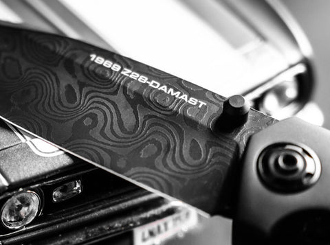 Böker 1969 Z28-Damast Shadow – Limitiertes Taschenmesser mit 80-lagiger Damastklinge & Aluminiumgriff