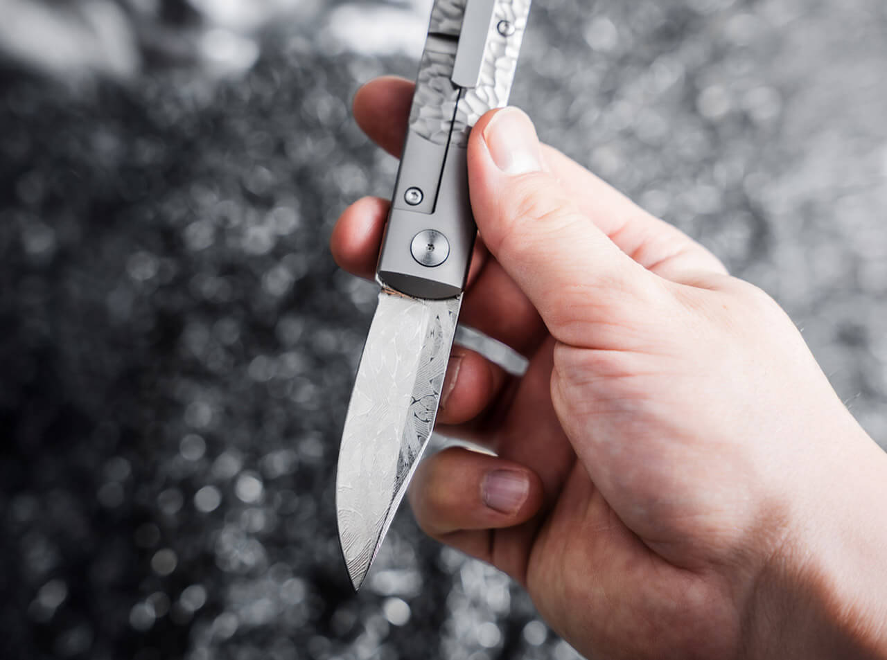 Böker BRLW Meteoritendamast Platinum Edition – Luxus-Taschenmesser mit Meteoritendamast-Klinge & Titangriff