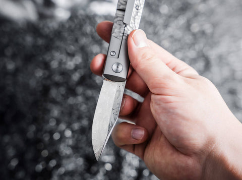 Böker BRLW Meteoritendamast Platinum Edition – Luxus-Taschenmesser mit Meteoritendamast-Klinge & Titangriff