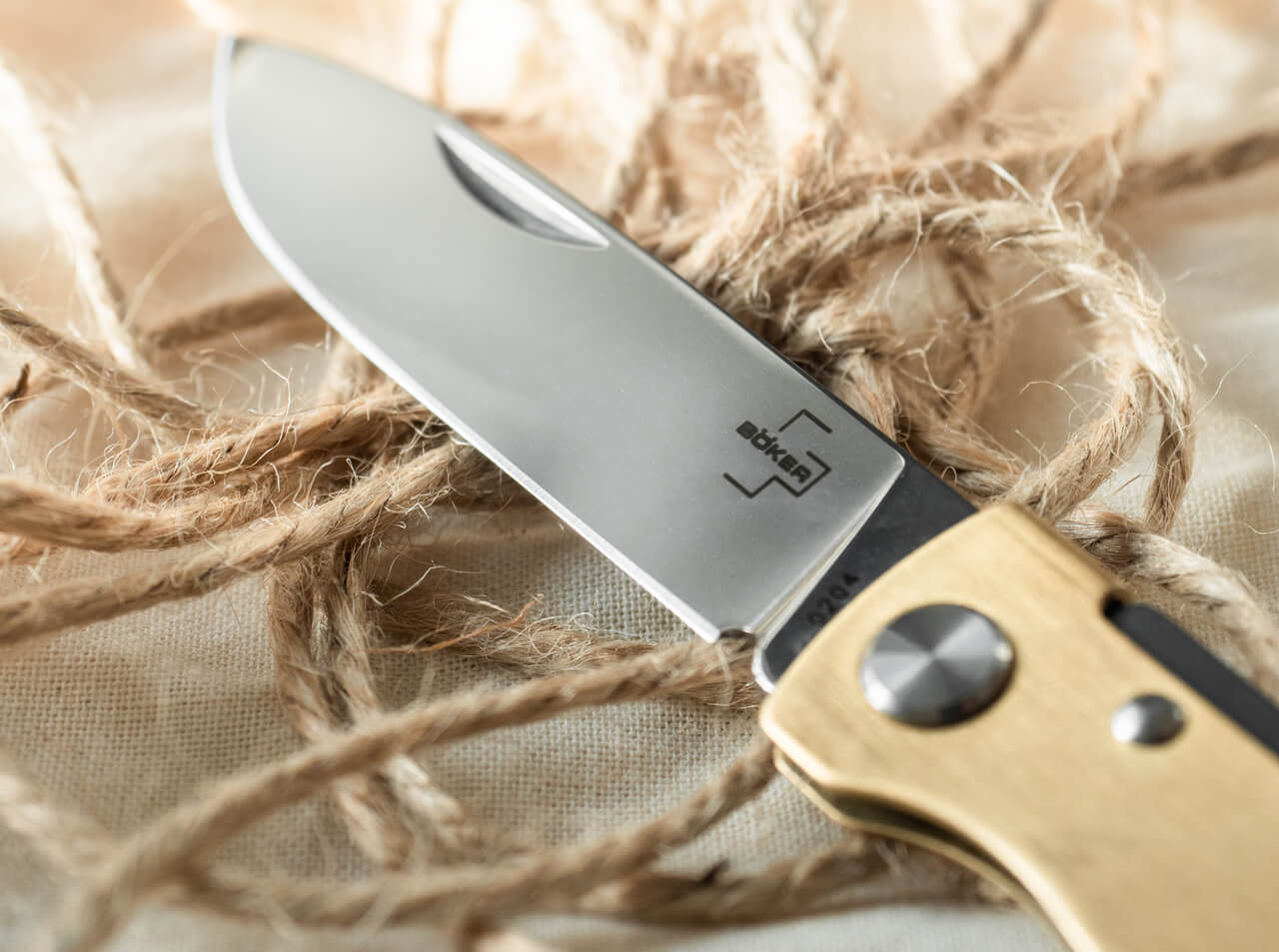 Böker Plus Atlas Brass Taschenmesser – Messinggriff, 12C27 Stahl, Slipjoint, Vintage