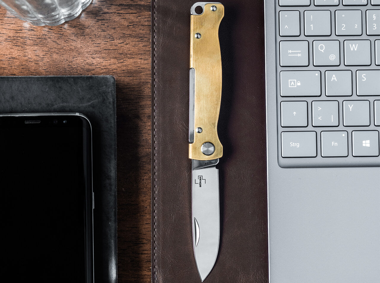 Böker Plus Atlas Brass Taschenmesser – Messinggriff, 12C27 Stahl, Slipjoint, Vintage