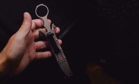 Benchmade Mini SOCP Dagger Sand – Feststehender Dolch 440C | Spear-Point | Cerakote | Kydex