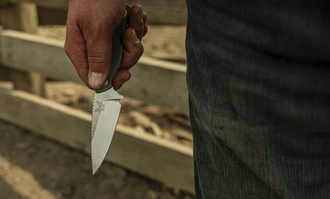 Benchmade 203-04 Dacian Stonewash – MagnaCut Fixed Blade mit Denim Micarta & Lederscheide