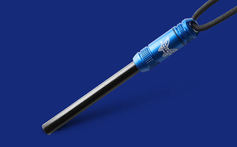 Benchmade 50023 Exotac Zündstab / Ferro Rod – Blau | Kompakter Feuerstahl für Outdoor & Bushcraft