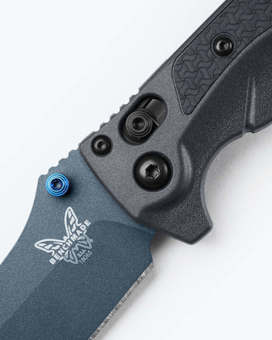 Benchmade 18065BT-01 Mini Adira – MagnaCut Taschenmesser für Wasser & EDC | AXIS Lock | Made in USA