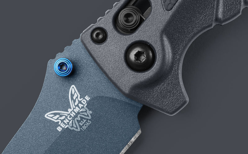 Benchmade 18065BT-01 Mini Adira – MagnaCut Taschenmesser für Wasser & EDC | AXIS Lock | Made in USA