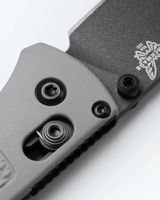 Benchmade 535BK-08 Bugout – Storm Gray Grivory, CPM-S30V, AXIS Lock